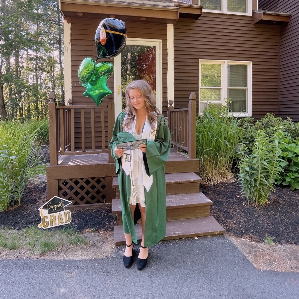 Meet your Posher, Olivia